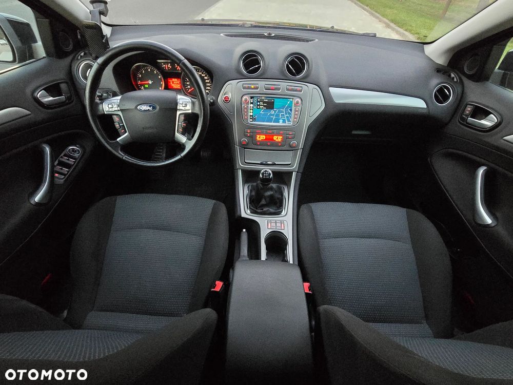 Ford Mondeo - 18
