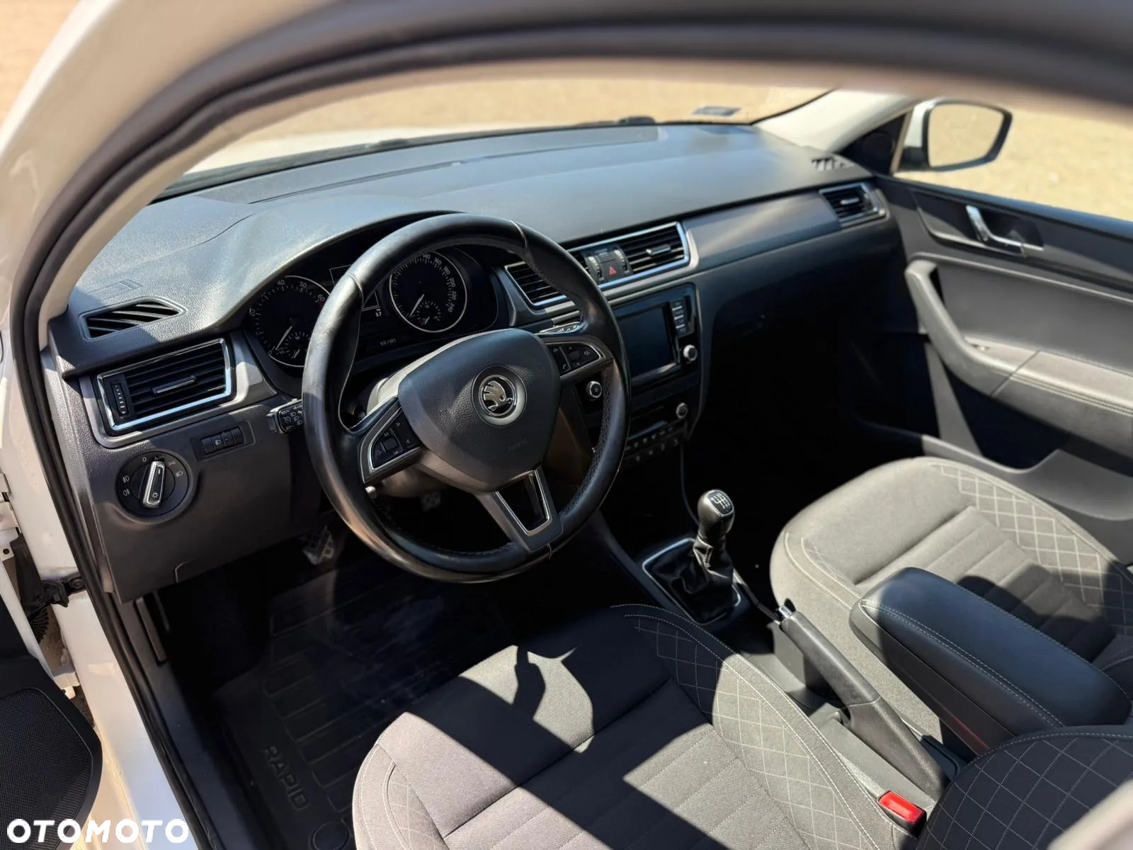Skoda RAPID 1.2 TSI Style - 20
