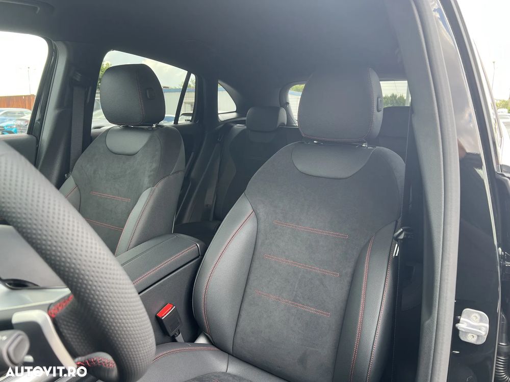 Mercedes-Benz GLA 220 4MATIC MHEV - 12