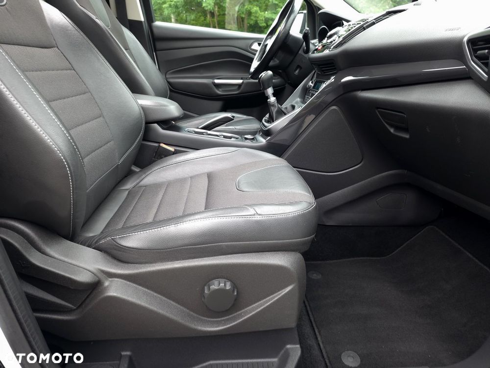 Ford Kuga 2.0 TDCi FWD Titanium - 14