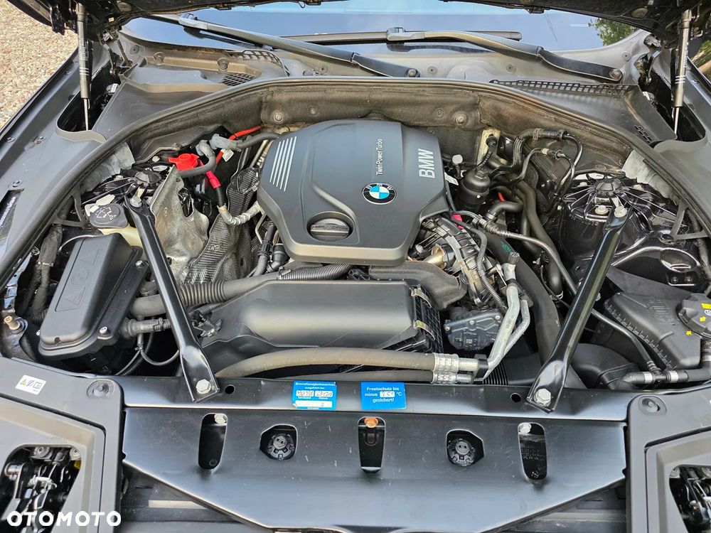 BMW Seria 5 520d xDrive - 39