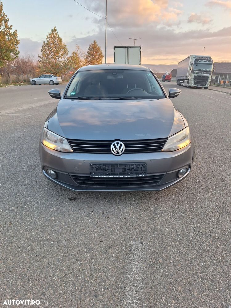 Volkswagen Jetta - 3