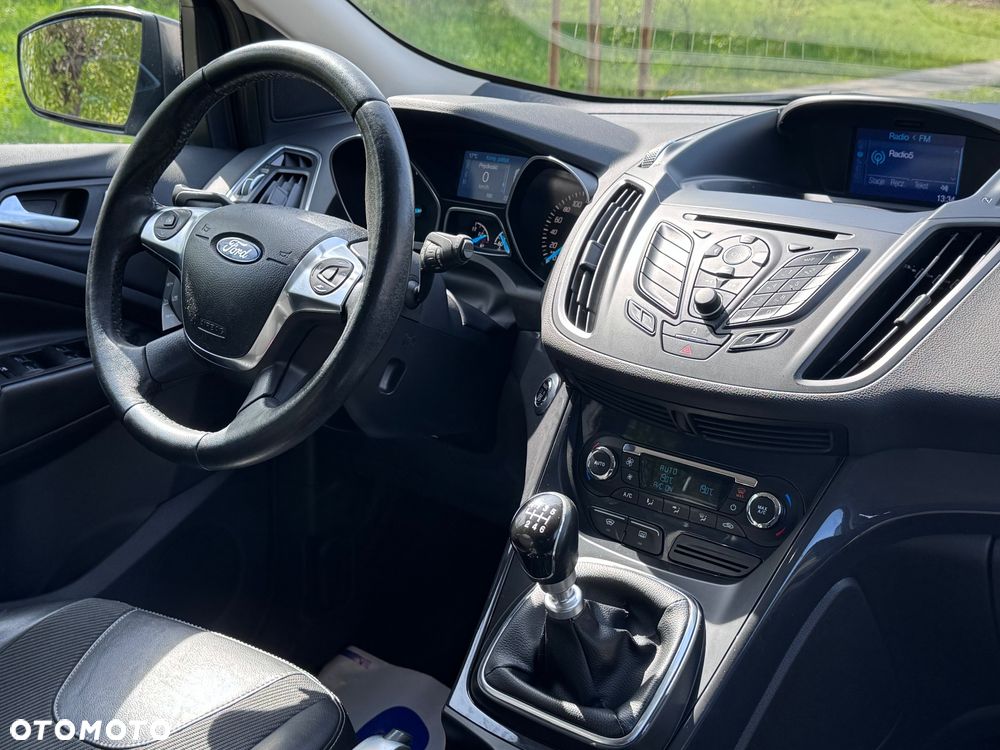 Ford Kuga 2.0 TDCi 2x4 Trend - 24