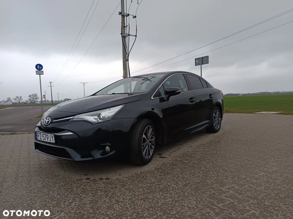 Toyota Avensis 1.8 Premium - 4