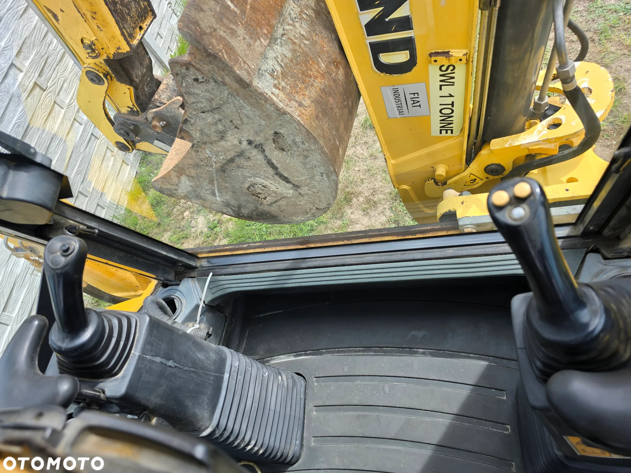 New Holland - 8