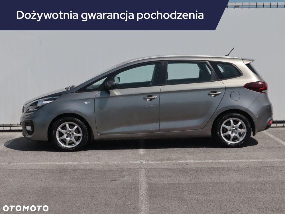 Kia Carens - 4