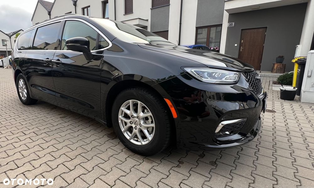 Chrysler Pacifica - 2