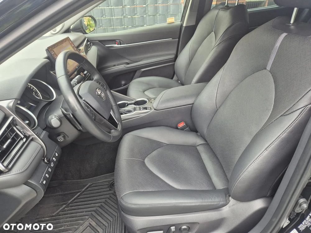 Toyota Camry 2.5 Hybrid Executive CVT - 19
