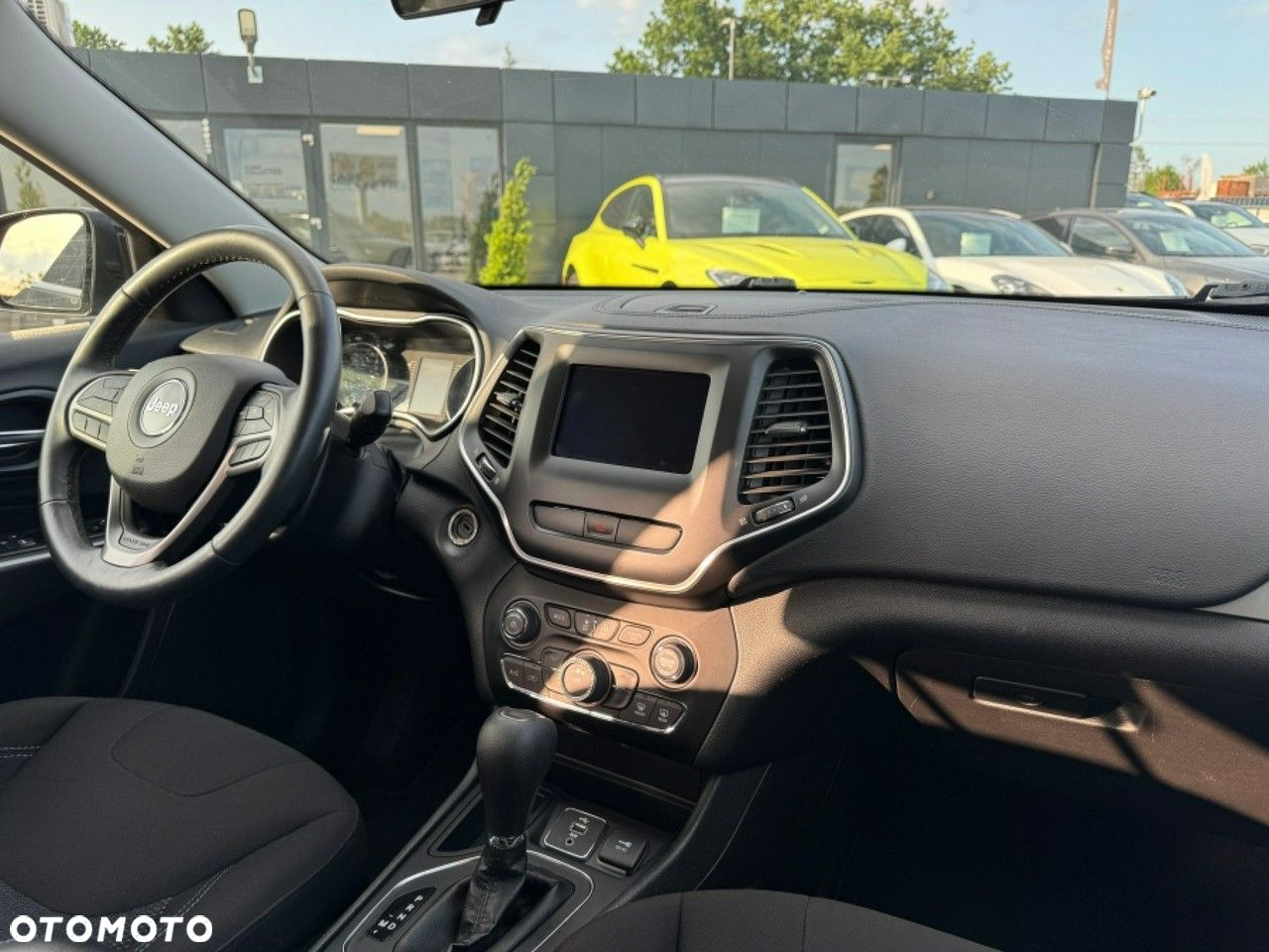 Jeep Cherokee - 13
