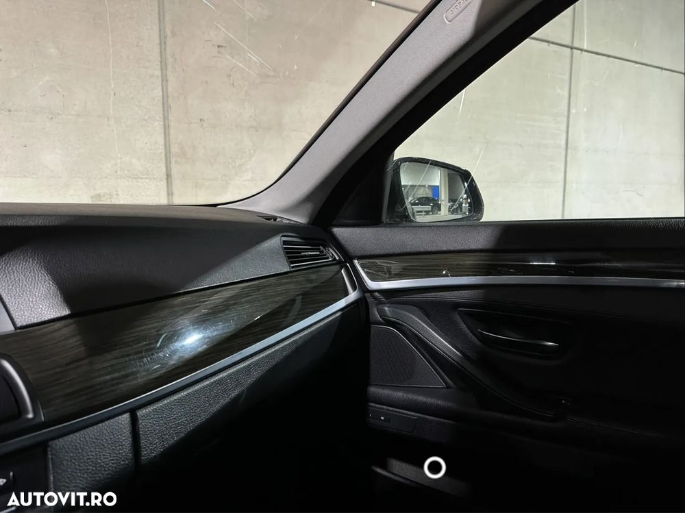 BMW Seria 5 528i Sport-Aut. Luxury Line - 12