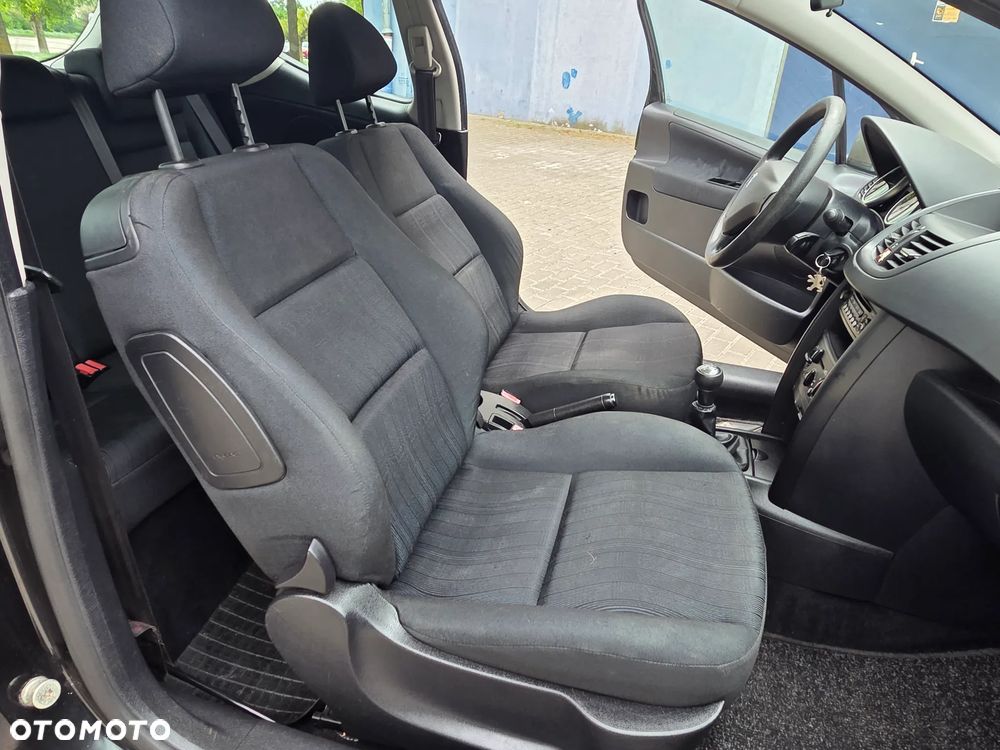 Peugeot 207 90 Filou - 28