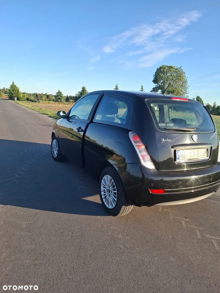 Lancia Ypsilon - 4