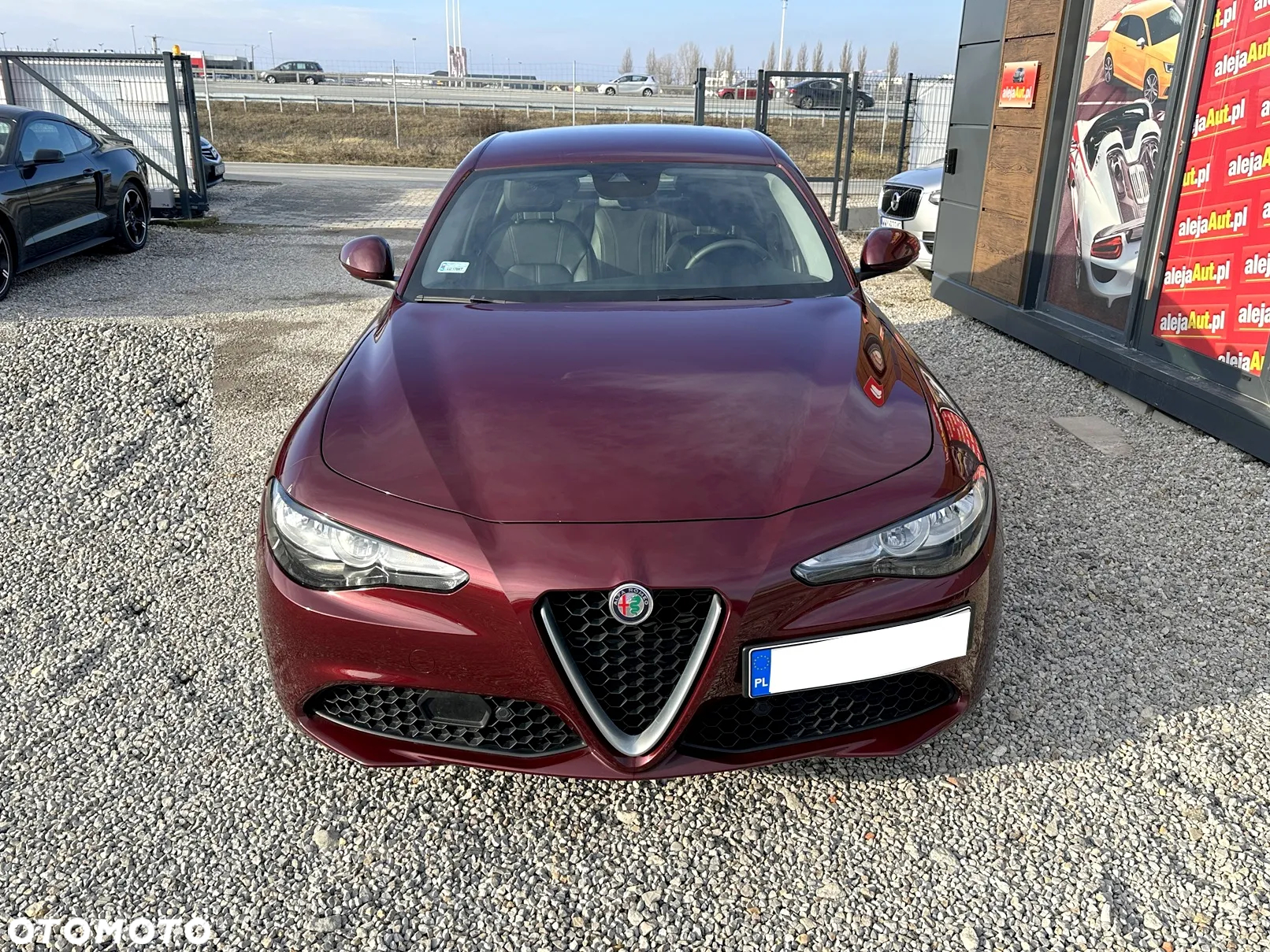 Alfa Romeo Giulia 2.0 Turbo - 11