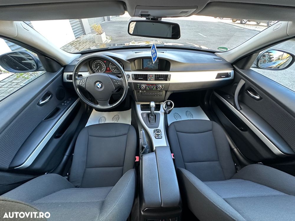 BMW Seria 3 318d DPF Touring Aut. - 16