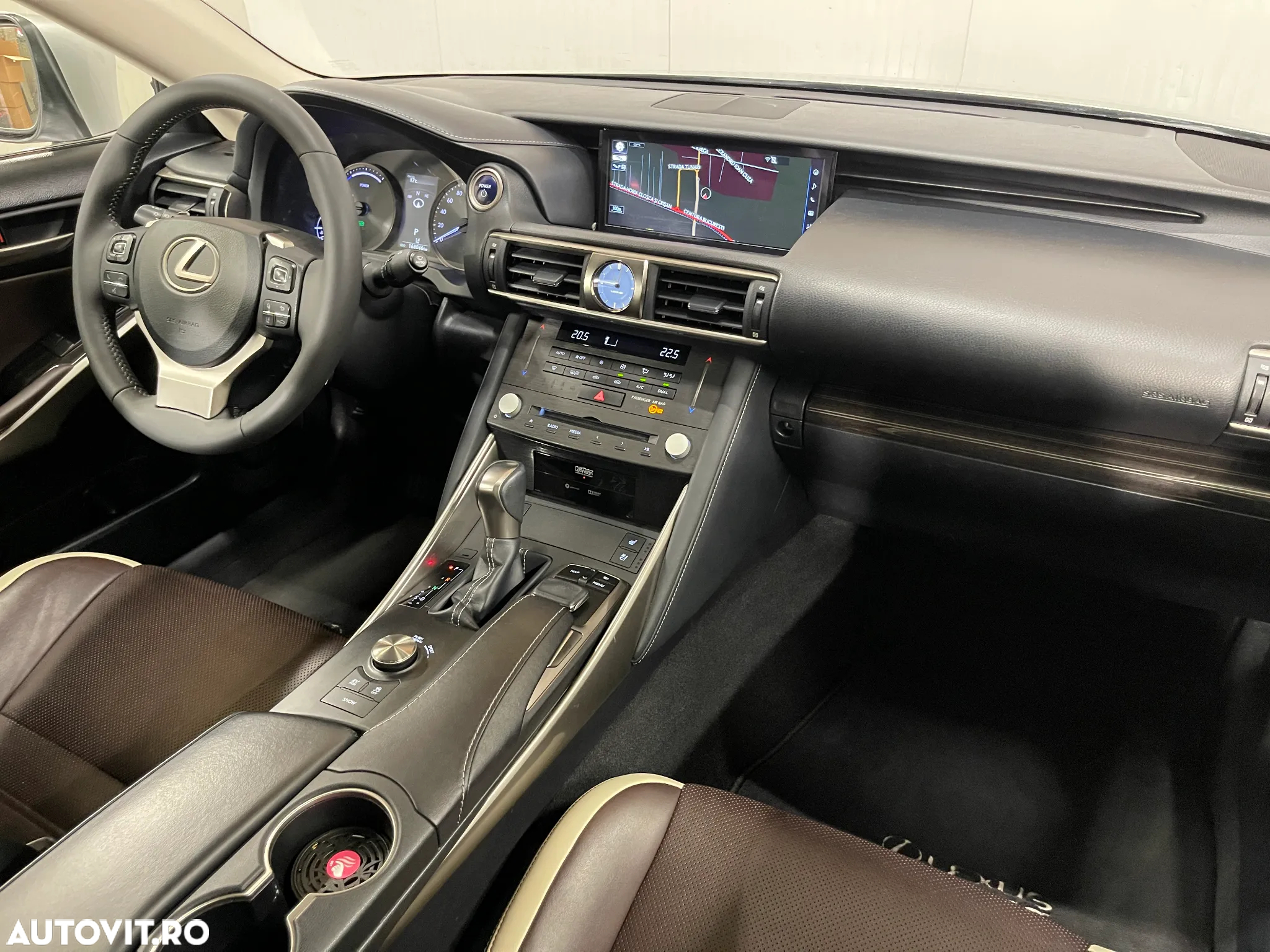 Lexus Seria IS 300h Executive - 9