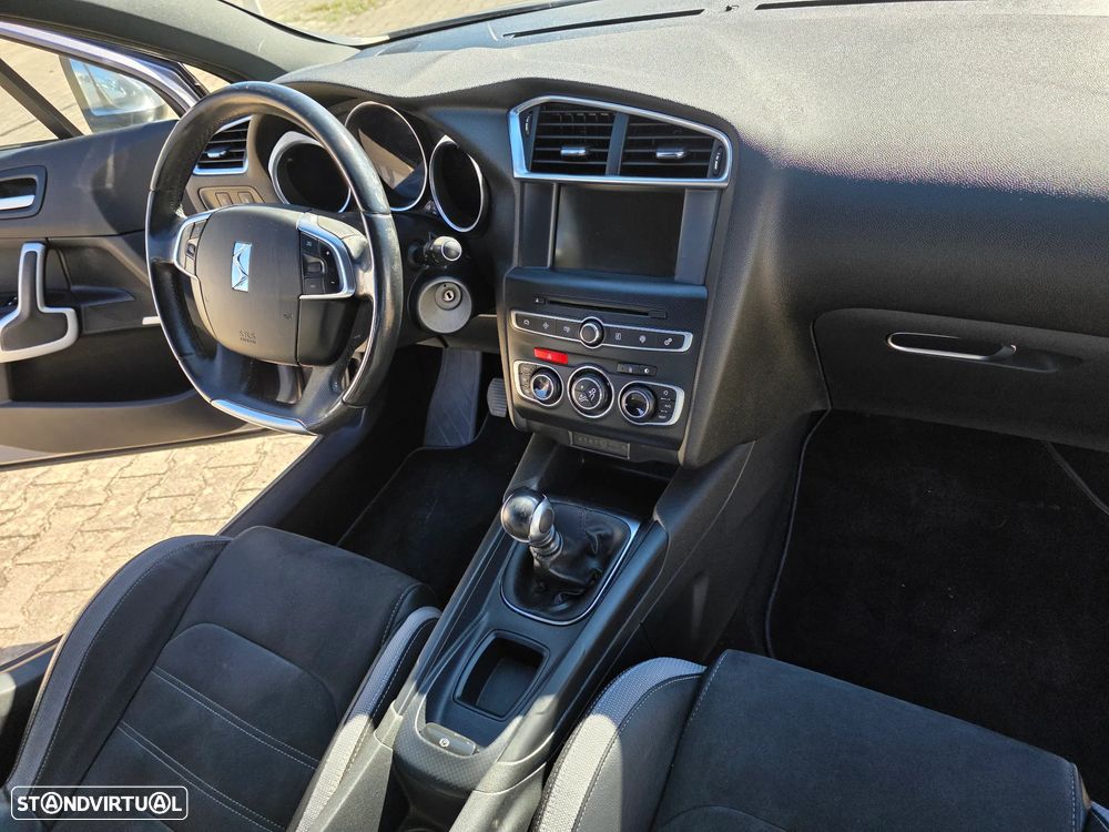 DS DS4 PureTech 130 Stop&Start SoChic - 19