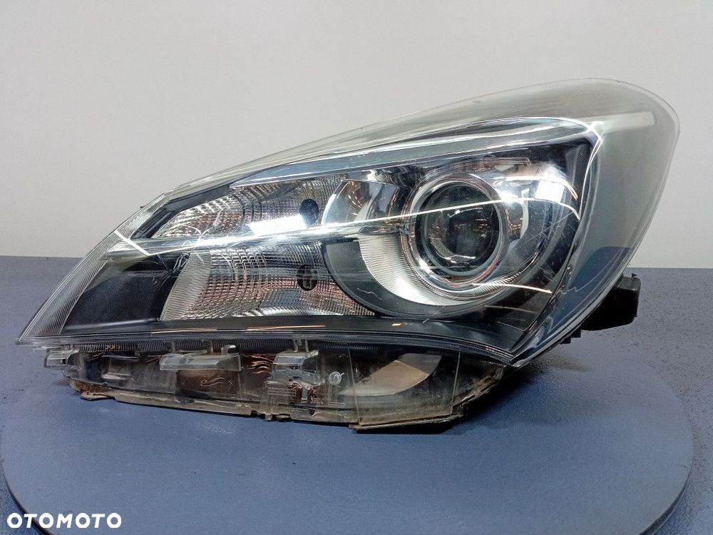 TOYOTA YARIS III LIFT REFLEKTOR LEWY PRZÓD EU - 1
