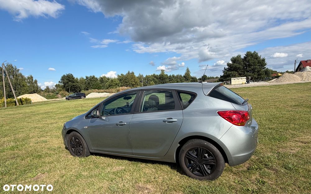 Opel Astra 1.6 - 12