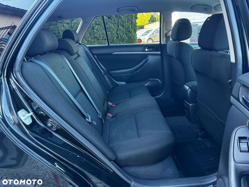 Toyota Avensis 1.8 VVT-i Executive - 29