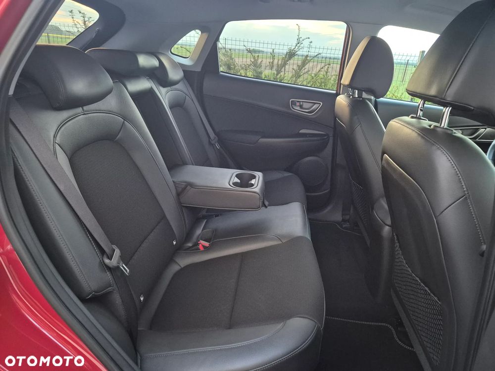 Hyundai Kona 64kWh Premium - 33