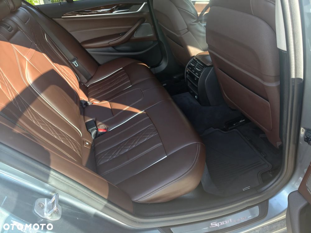 BMW Seria 5 530i GPF xDrive Sport Line sport - 21