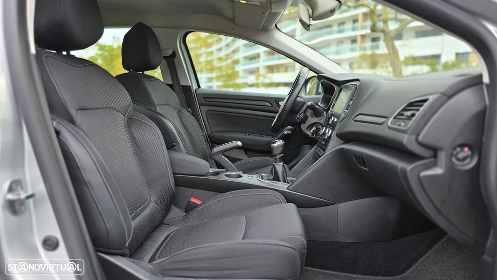 Renault Mégane Sport Tourer BLUE dCi 115 LIMITED - 14