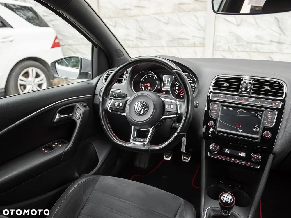 Volkswagen Polo 1.8 TSI (Blue Motion Technology) GTI - 25