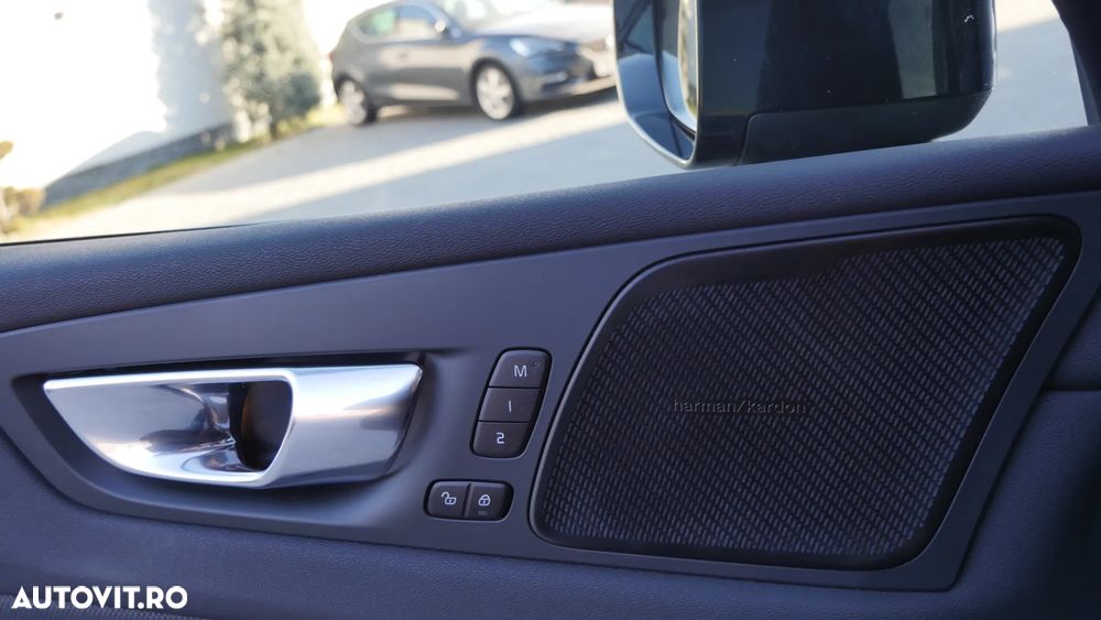 Volvo XC 60 T6 AWD Recharge Geartronic RDesign - 16