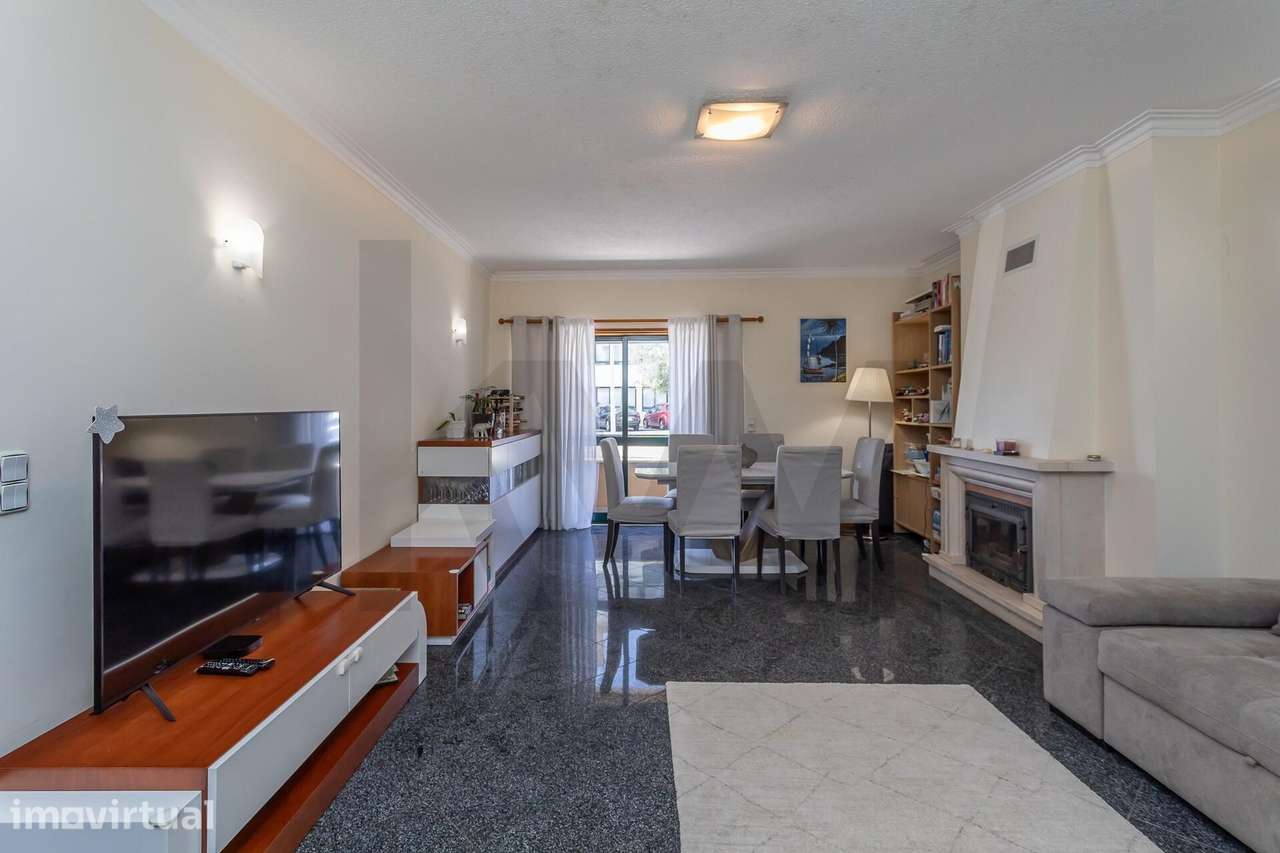 Apartamento T2 com suite, terraço e garagem box - S. Domingos de Rana, - Grande imagem: 2/40