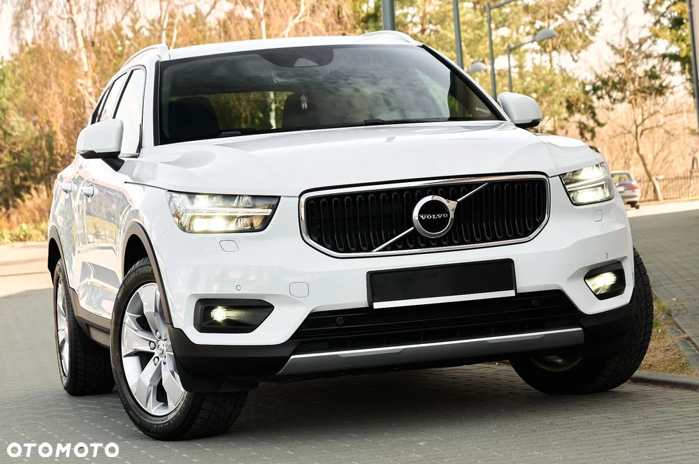 Volvo XC 40 T3 Momentum Pro - 1