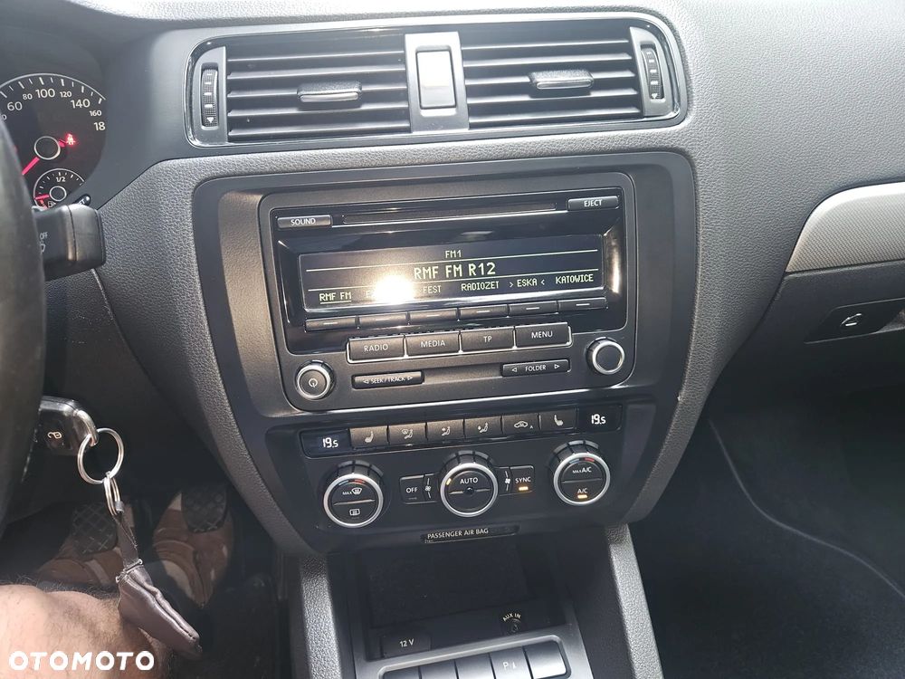 Volkswagen Jetta 1.2 TSI Comfortline - 8