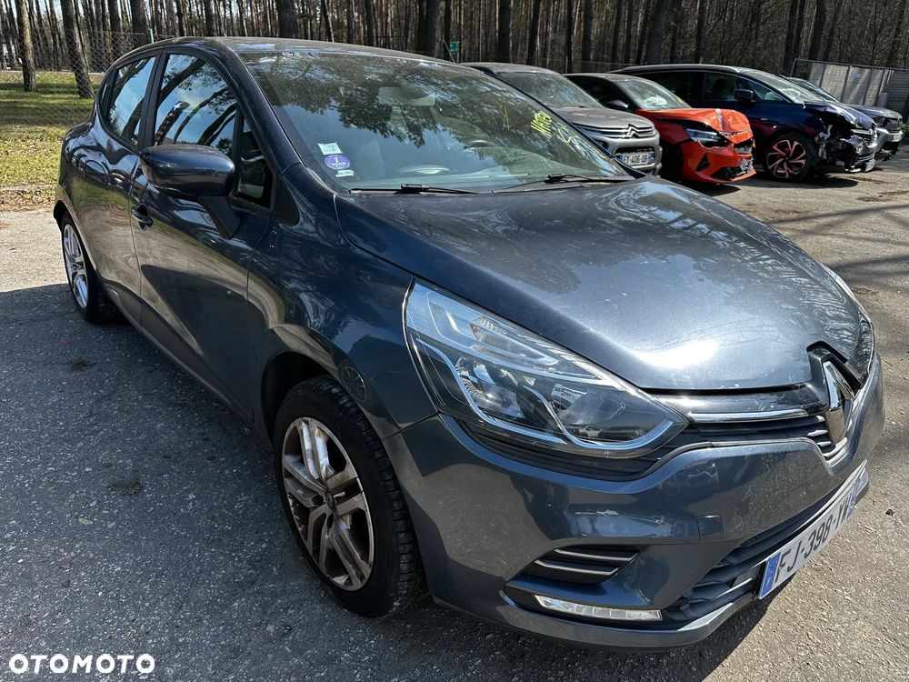 Renault Clio - 1