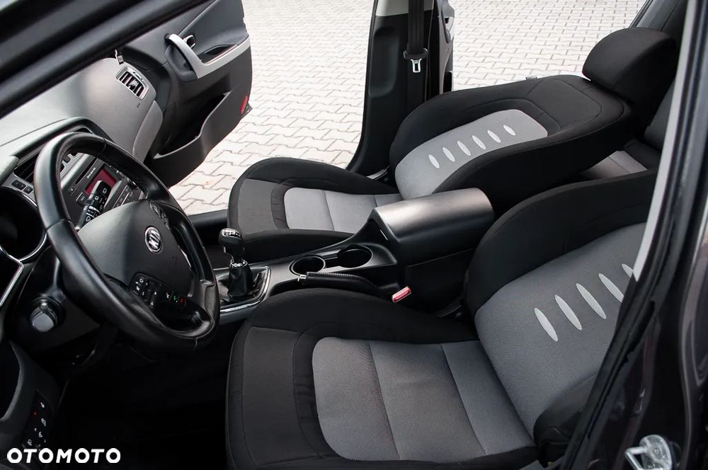 Kia Ceed - 27