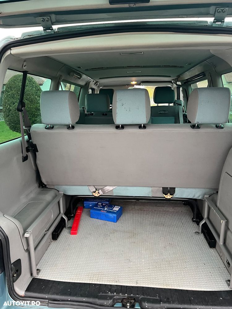 Volkswagen Multivan - 10