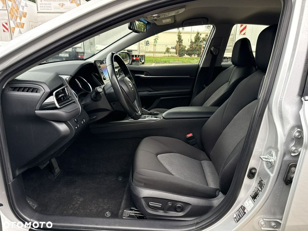 Toyota Camry 2.5 Hybrid Comfort CVT - 11