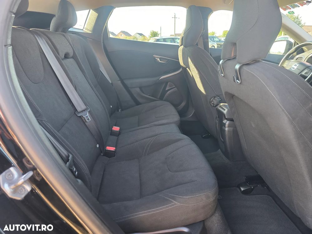 Volvo V40 D2 Powershift Momentum - 10