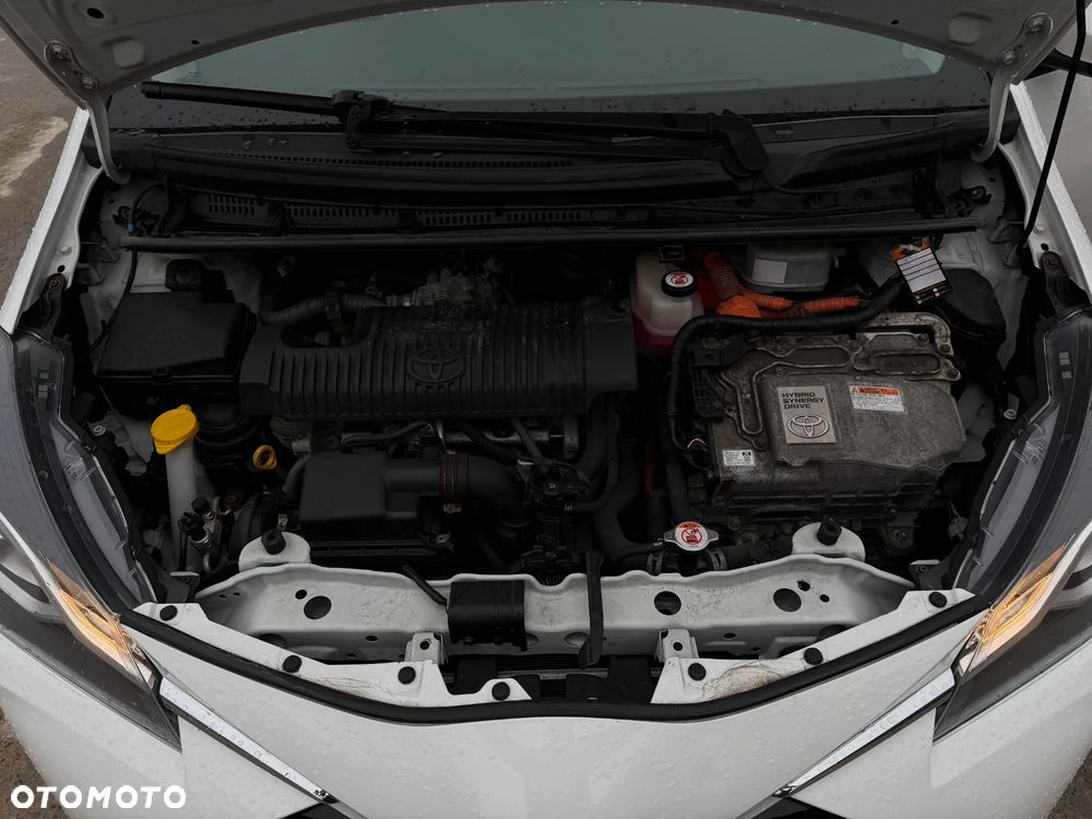 Toyota Yaris Hybrid 100 Active EU6 - 6