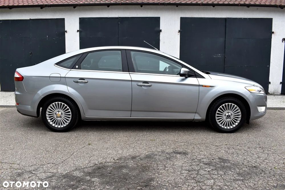 Ford Mondeo 2.0 Ghia X100 / X - 9