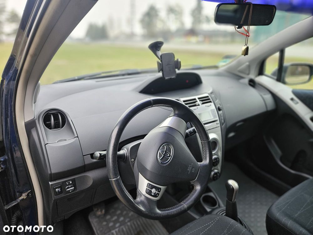 Toyota Yaris - 2