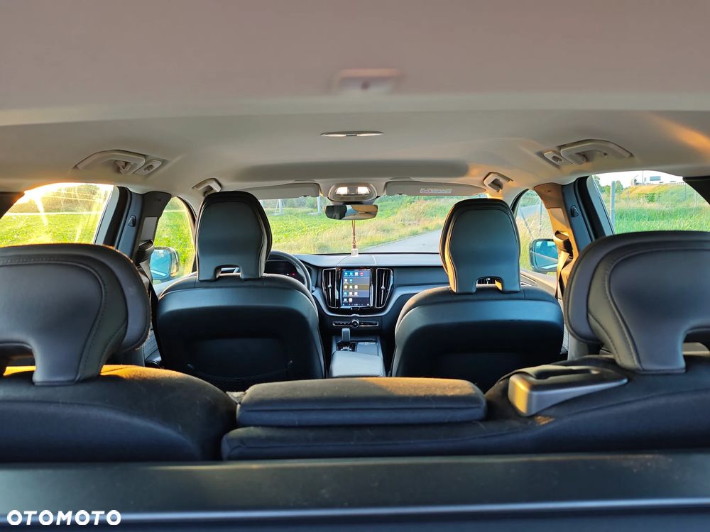 Volvo XC 60 B4 D Geartronic Momentum Pro - 27