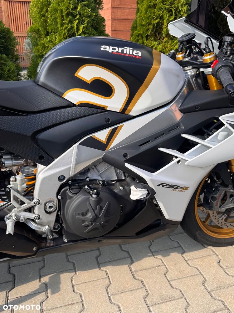 Aprilia RSV - 10