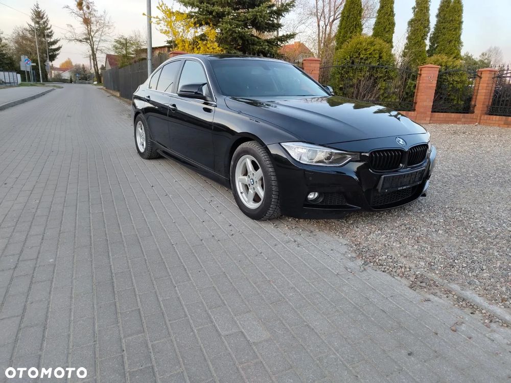 BMW Seria 3 318d Sport Line - 15