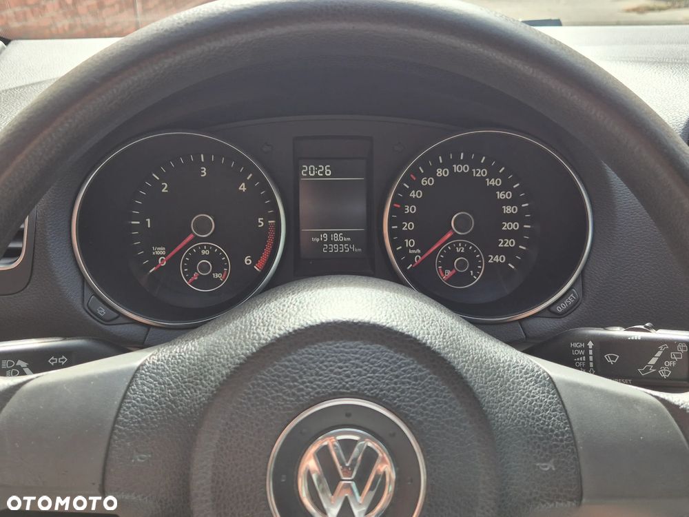 Volkswagen Golf 2.0 TDI Comfortline - 8