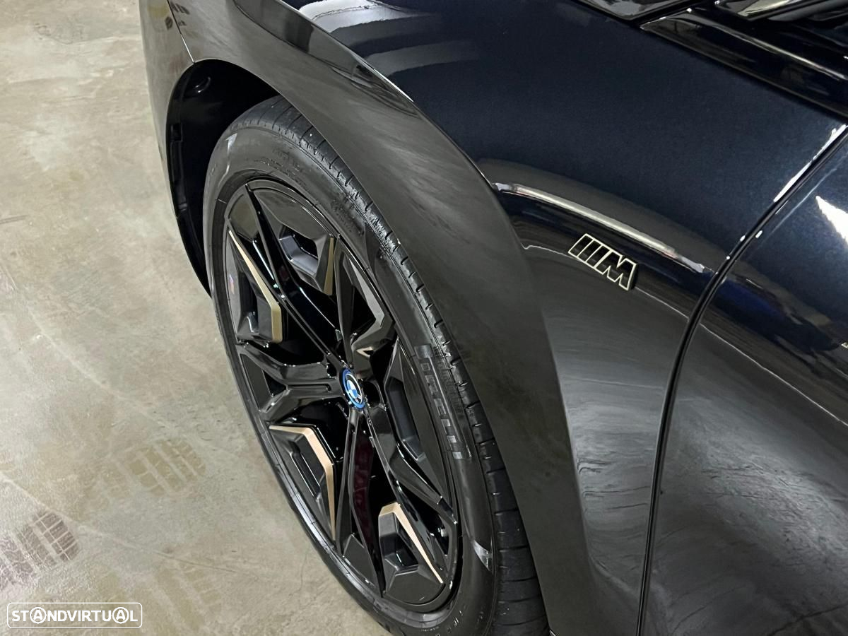 BMW iX M60 - 24