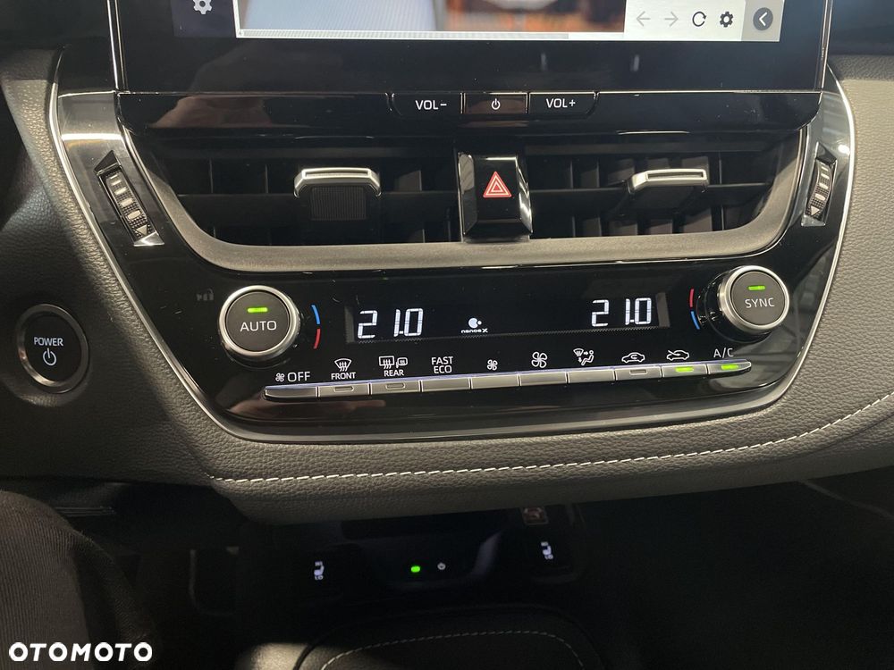 Toyota Corolla 1.8 Hybrid Style - 17