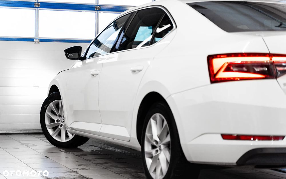 Skoda Superb 2.0 TDI SCR Ambition DSG - 8