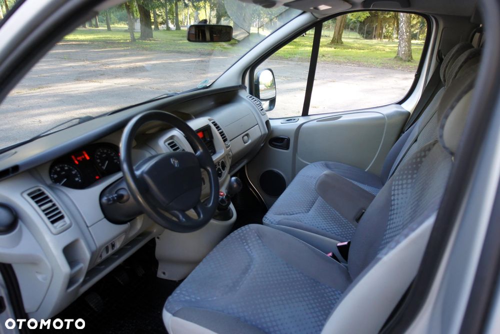 Renault Trafic L1H1 Passenger Lux - 24