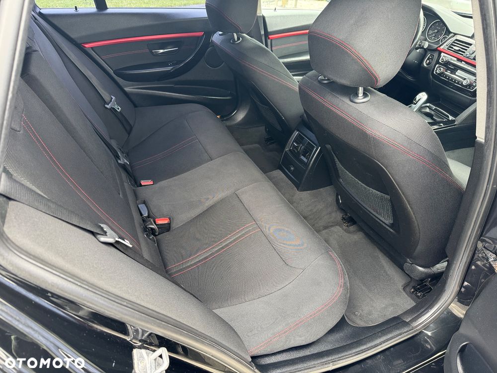 BMW Seria 3 318d Sport Line - 24