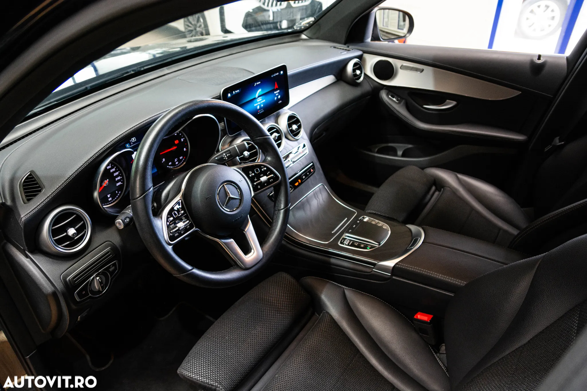 Mercedes-Benz GLC 300 d 4Matic 9G-TRONIC Exclusive - 6