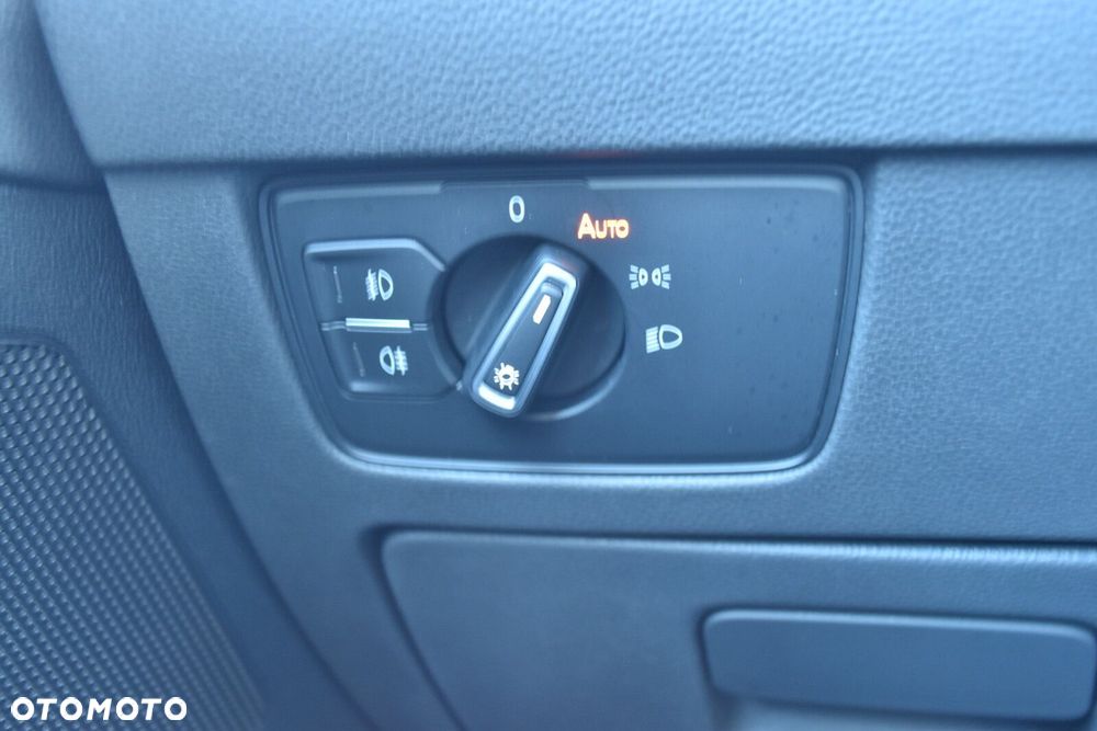 Volkswagen Passat - 25